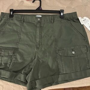 Time and Tru Green Cargo Shorts for Women